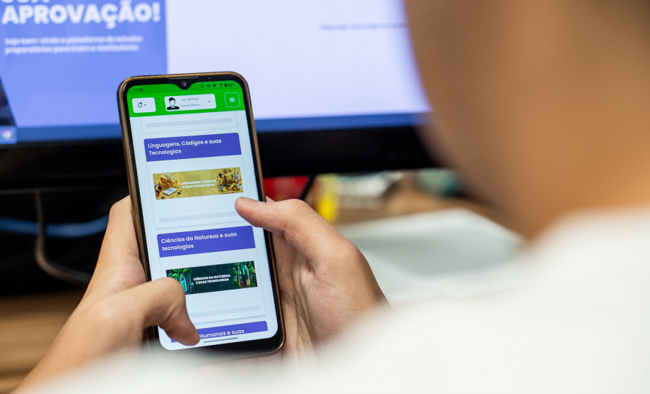 Com IA no currículo, Paraná vira exemplo em educação tecnológica