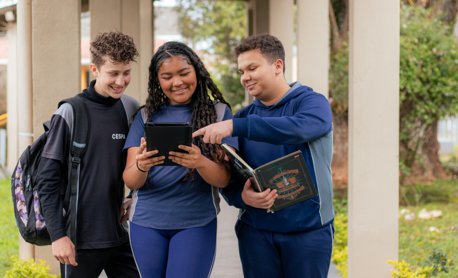 Com IA no currículo, Paraná vira exemplo em educação tecnológica