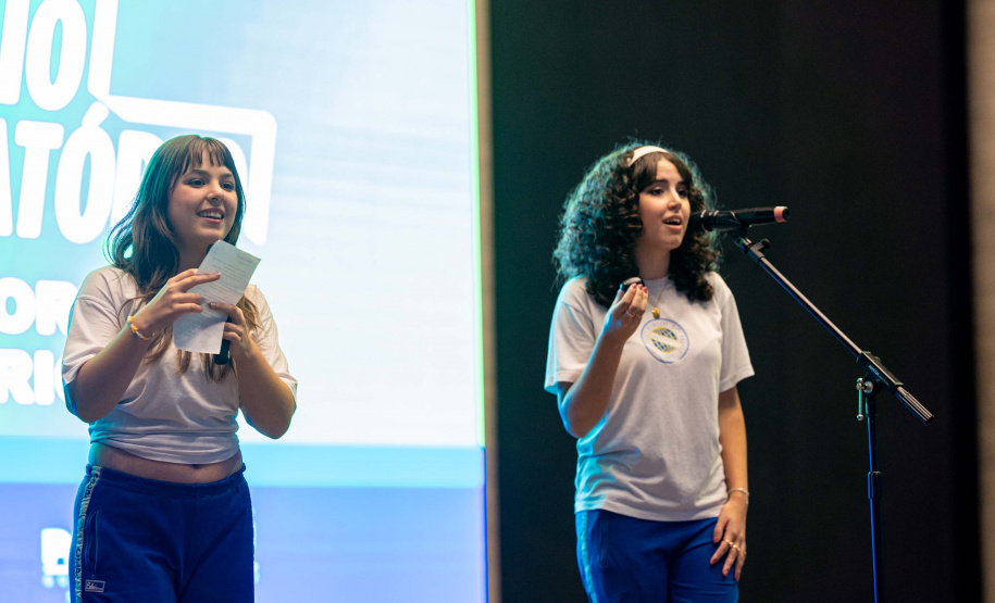 Educação qualifica formadores que vão orientar docentes em estágio probatório