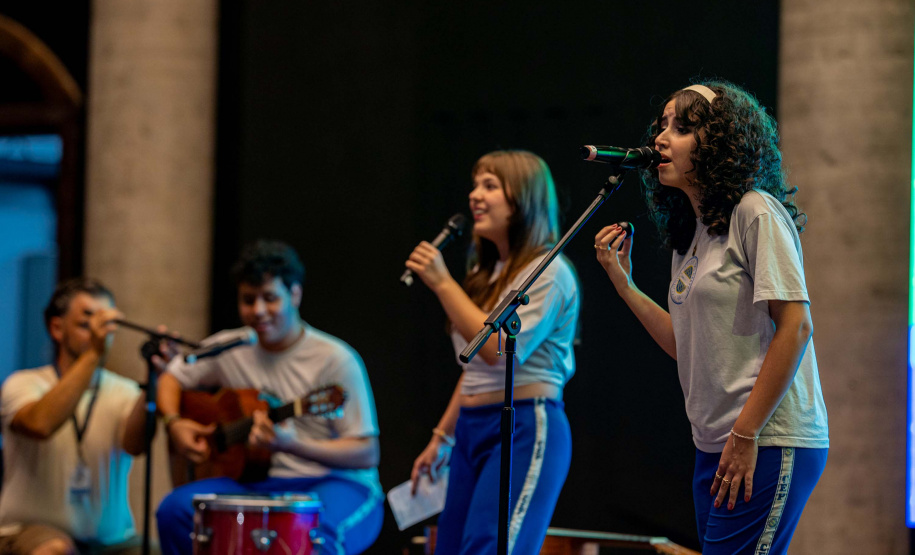 Educação qualifica formadores que vão orientar docentes em estágio probatório