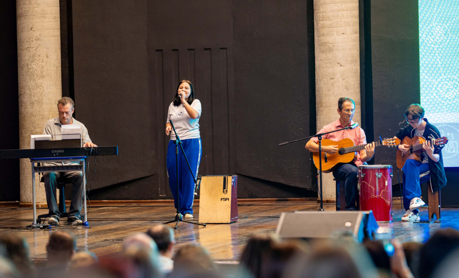 Educação qualifica formadores que vão orientar docentes em estágio probatório
