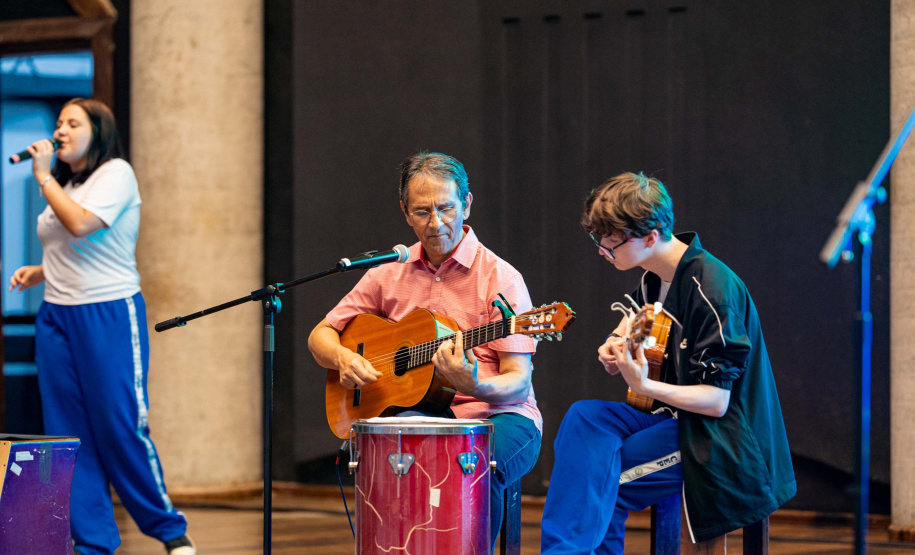 Educação qualifica formadores que vão orientar docentes em estágio probatório