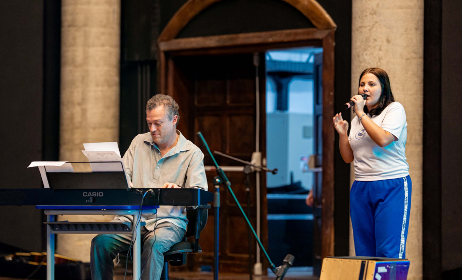 Educação qualifica formadores que vão orientar docentes em estágio probatório