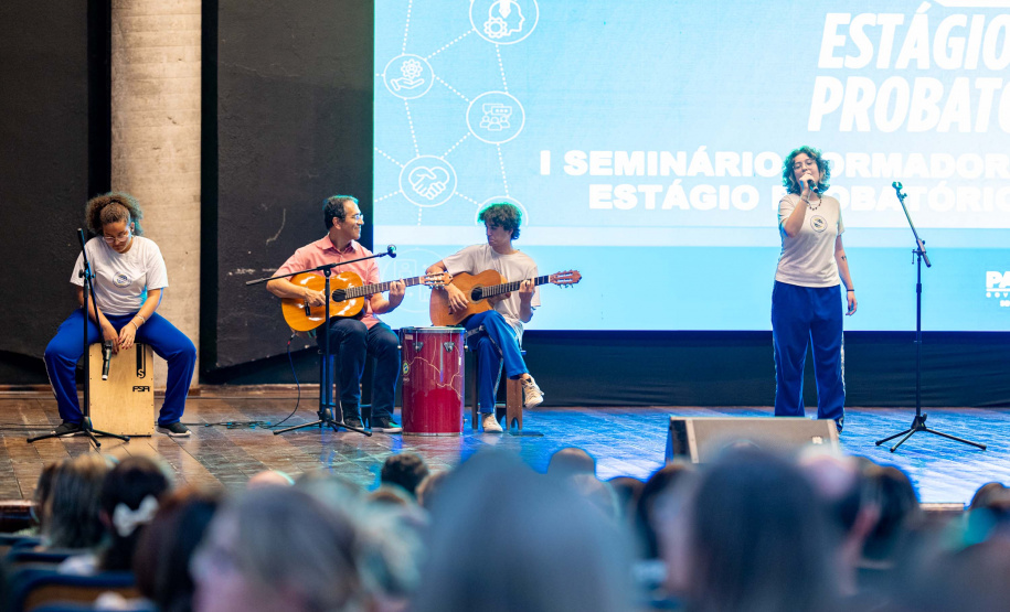 Educação qualifica formadores que vão orientar docentes em estágio probatório