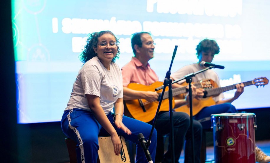 Educação qualifica formadores que vão orientar docentes em estágio probatório