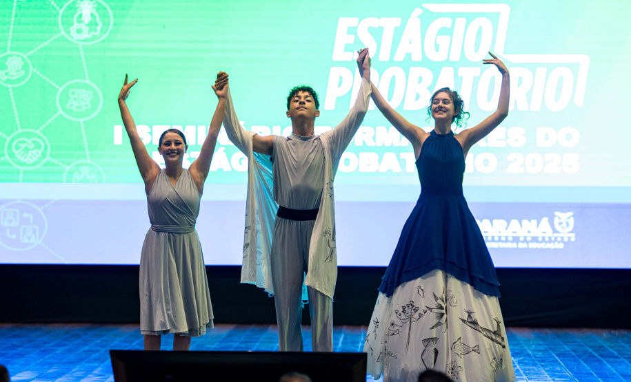 Educação qualifica formadores que vão orientar docentes em estágio probatório