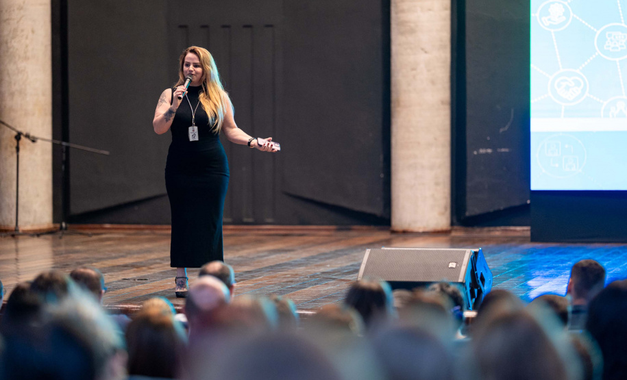 Educação qualifica formadores que vão orientar docentes em estágio probatório