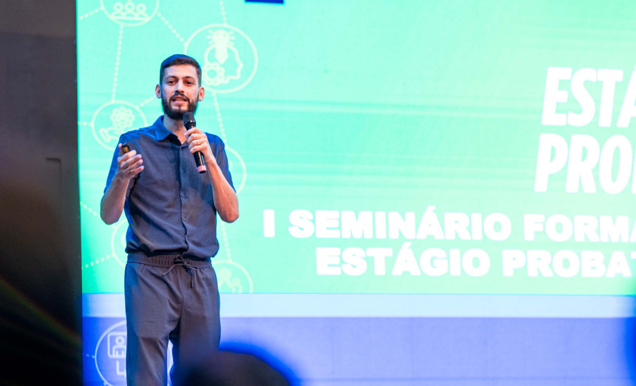 Educação qualifica formadores que vão orientar docentes em estágio probatório