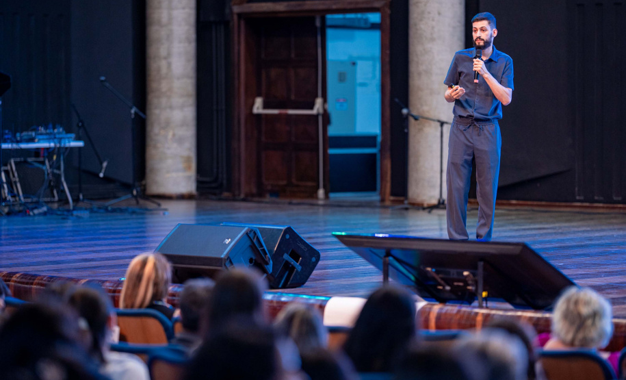 Educação qualifica formadores que vão orientar docentes em estágio probatório