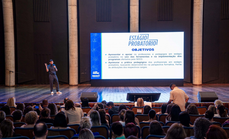 Educação qualifica formadores que vão orientar docentes em estágio probatório