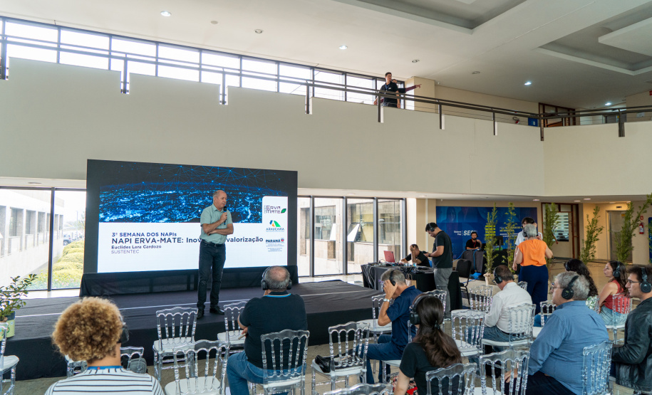 SEED - Estudantes de colégios estaduais do Paraná participam da III Semana dos NAPIs