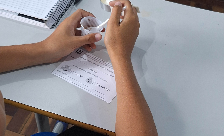 Estudantes do CE Gelvira Corrêa Pacheco avaliam a inclusão de novo alimento no cardápio escolar
