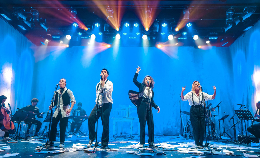 FESTIVAL DE CURITIBA - Cabaré Haikai: as muitas faces de Paulo Leminski estreia no Teatro José Maria Santos