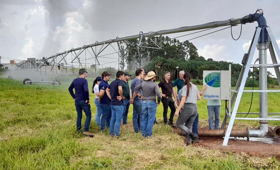 UEM capacita alunos e profissionais em irrigação com Pivô Central