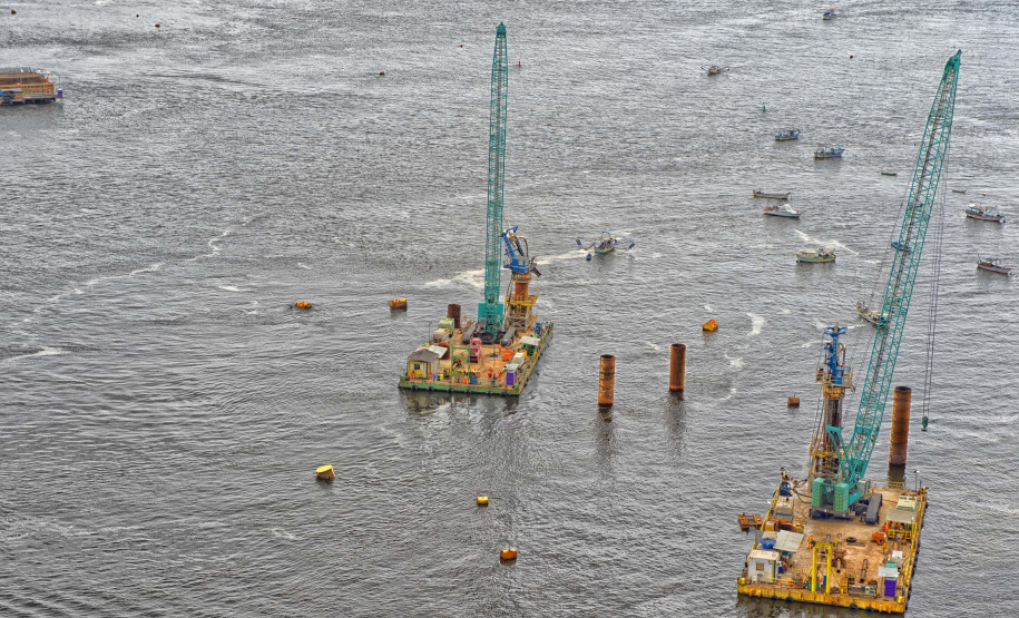 Empreendimentos como a Ponte de Guaratuba, no Litoral do Estado, seguem critérios rigorosos estabelecidos pelo Instituto Água e Terra para o controle e redução de danos ao meio ambiente.