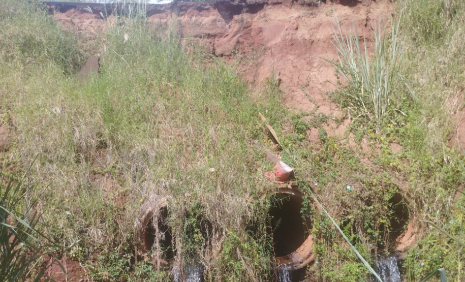 Novo bueiro em Ribeirão do Pinhal