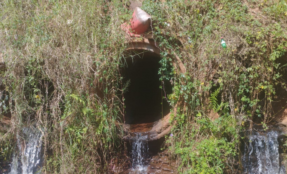Novo bueiro em Ribeirão do Pinhal