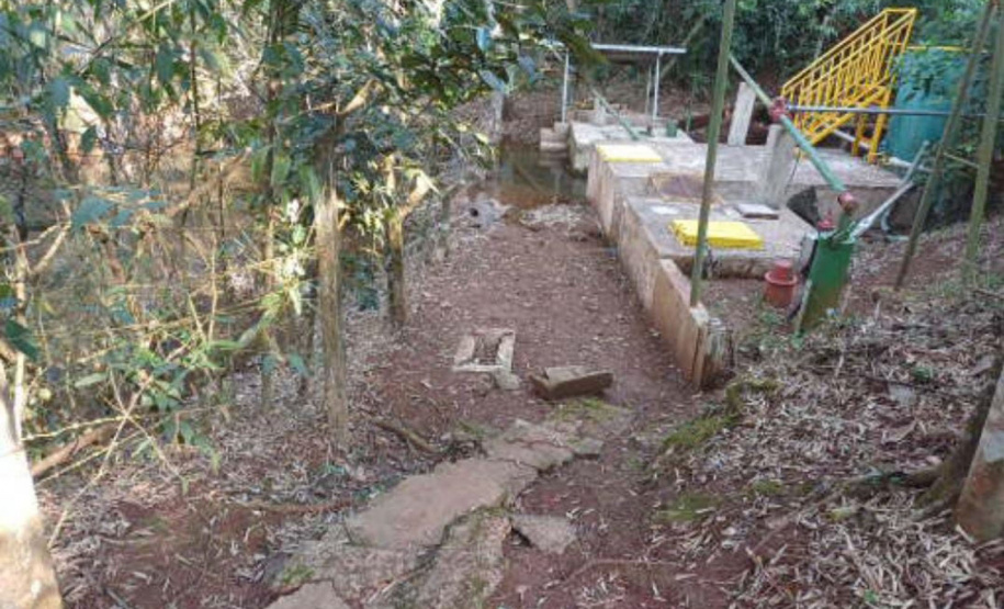 Sanepar e Prefeitura recuperam mina de água em Lindoeste