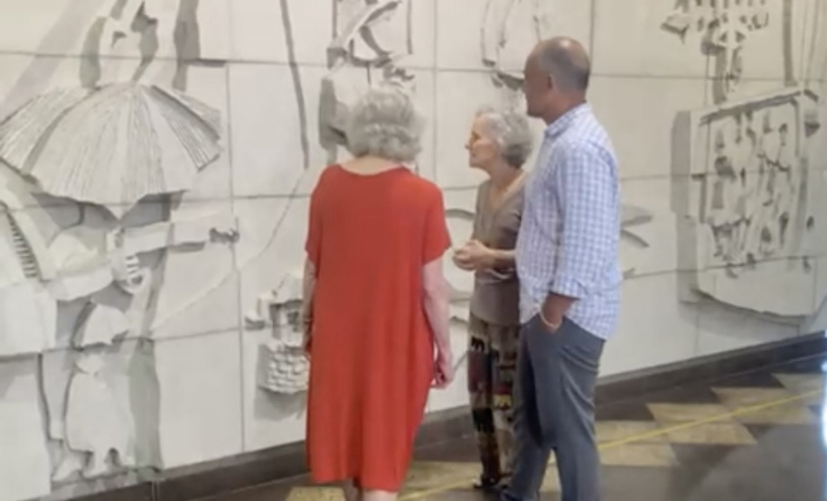 NA SEMANA DE ANIVERSÁRIO DE POTY LAZAROTTO, ARTISTAS QUE EXECUTARAM OBRAS DELE VISITAM MURAL DO SIMEPAR