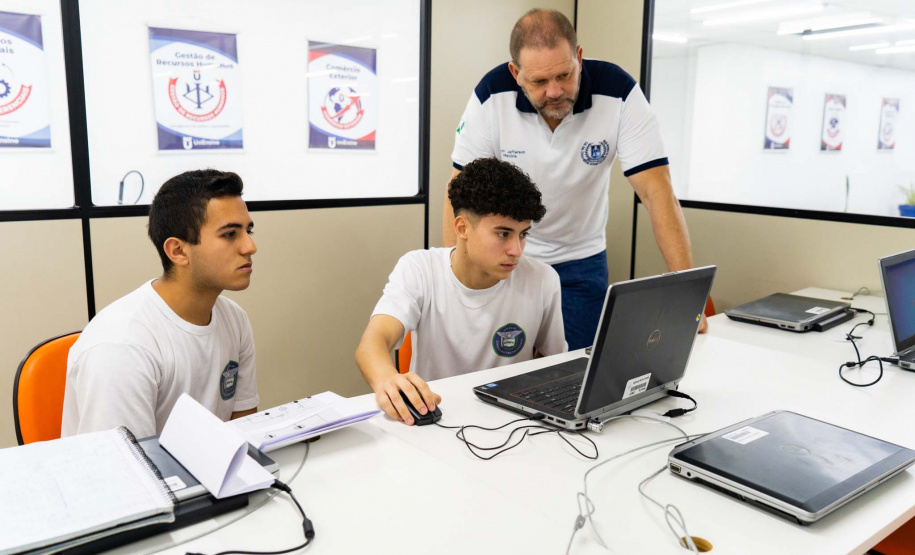 Paraná avança na formação técnica e já soma mais de 123 mil estudantes na EPT