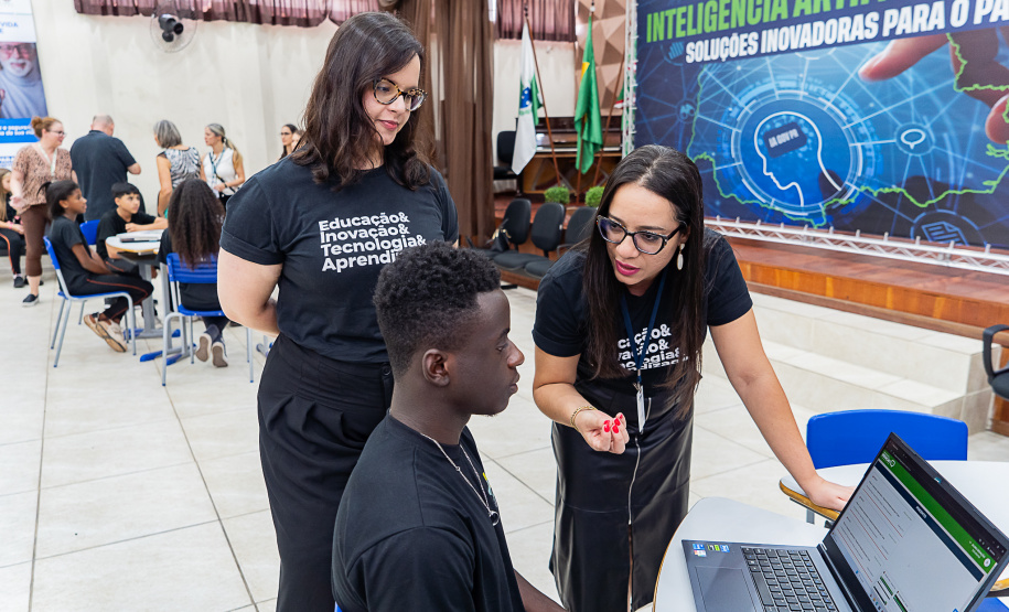 Com IA no currículo, Paraná vira exemplo em educação tecnológica