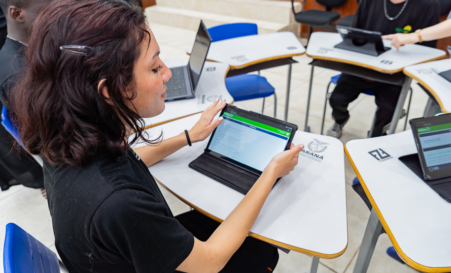 Com IA no currículo, Paraná vira exemplo em educação tecnológica