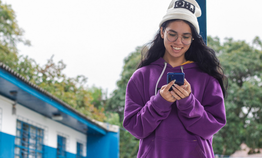 Estudantes da rede estadual ganham ferramenta digital com IA para treinar inglês