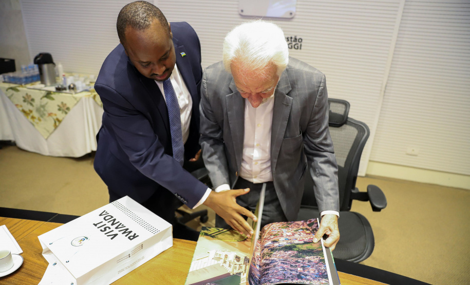 VICE GOVERNADOR RUANDA