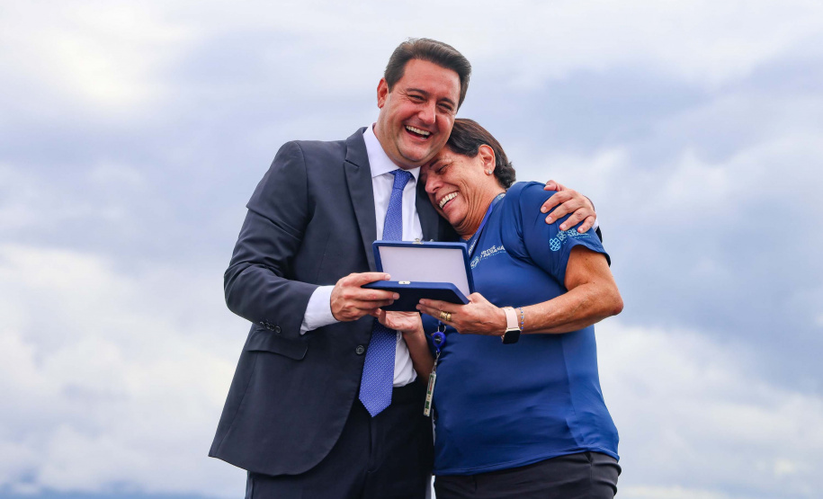 Governador Carlos Massa Ratinho Junior participou nesta segunda-feira (17) da cerimônia de 90 anos do porto, quando anunciou investimento bilionário para a construção do Píer em T que vai ampliar a capacidade de movimentação de cargas.