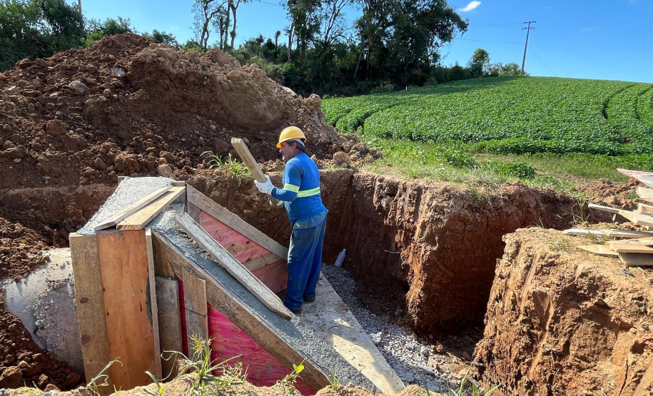 AMEP OBRA PAVIMENTAÇÃO MANDIRITUBA E SJP