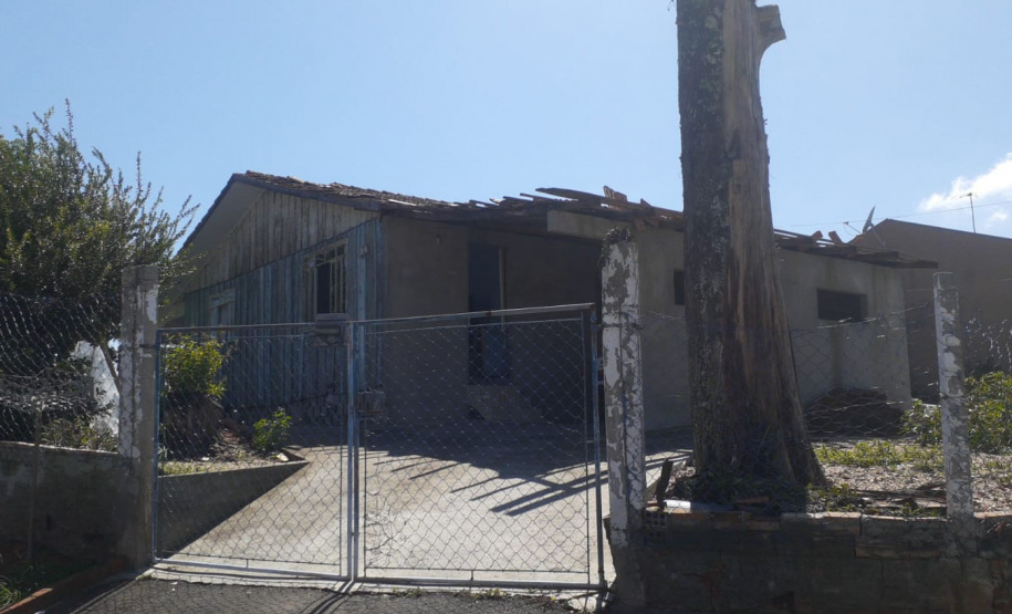 Defesa Civil estadual envia 4 mil telhas para Balsa Nova após forte tempestade