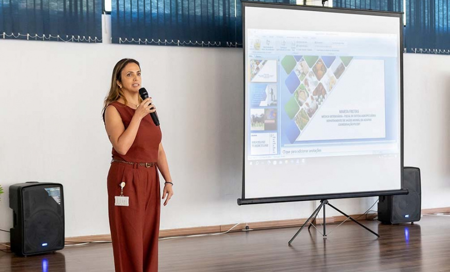 Adapar orienta produtores do Vale do Ribeira sobre exames obrigatórios de brucelose e tuberculose