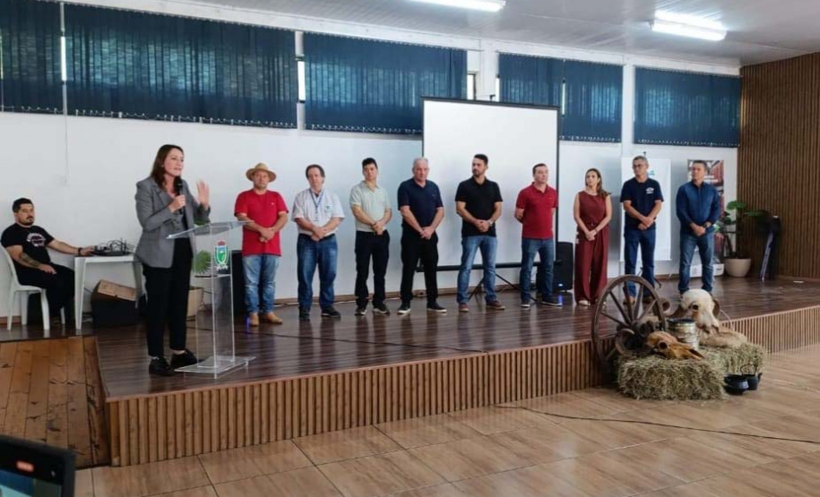 Adapar orienta produtores do Vale do Ribeira sobre exames obrigatórios de brucelose e tuberculose