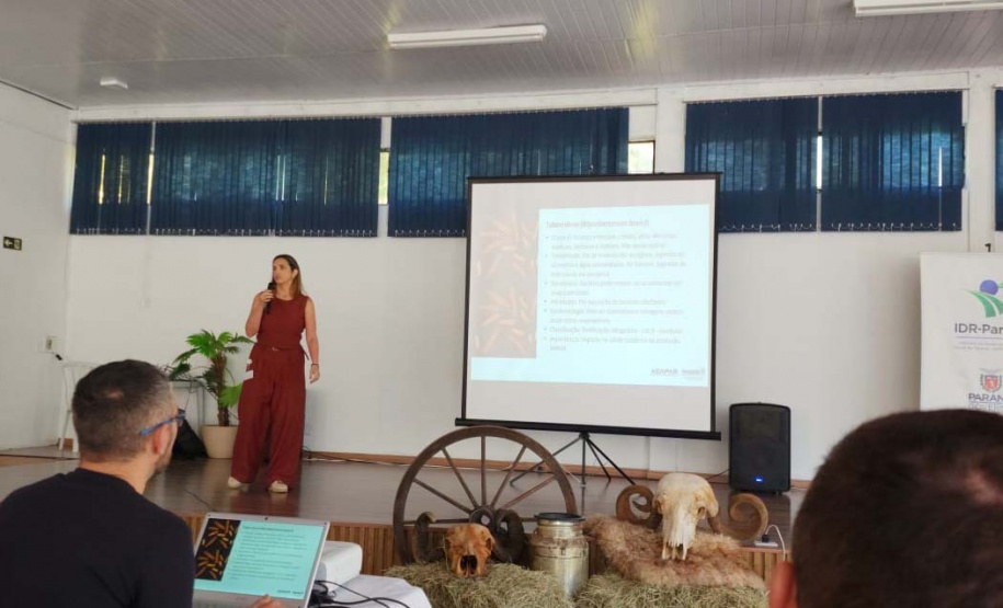 Adapar orienta produtores do Vale do Ribeira sobre exames obrigatórios de brucelose e tuberculose