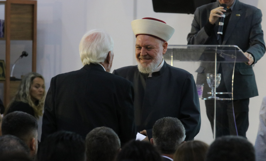 O governador em exercício Darci Piana participa nesta terça-feira (8) da abertura do Fórum Paranaense de Turismo Religioso, que acontece em Foz do Iguaçu entre 8 e 10 de abril. Foto: Geraldo Bubniak/AEN