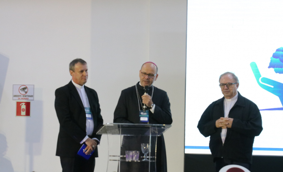 O governador em exercício Darci Piana participa nesta terça-feira (8) da abertura do Fórum Paranaense de Turismo Religioso, que acontece em Foz do Iguaçu entre 8 e 10 de abril. Foto: Geraldo Bubniak/AEN