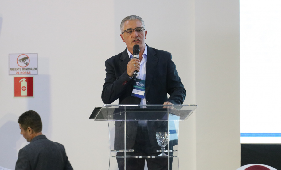 O governador em exercício Darci Piana participa nesta terça-feira (8) da abertura do Fórum Paranaense de Turismo Religioso, que acontece em Foz do Iguaçu entre 8 e 10 de abril. Foto: Geraldo Bubniak/AEN