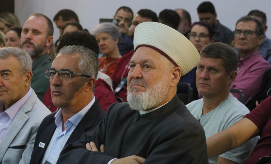 O governador em exercício Darci Piana participa nesta terça-feira (8) da abertura do Fórum Paranaense de Turismo Religioso, que acontece em Foz do Iguaçu entre 8 e 10 de abril. Foto: Geraldo Bubniak/AEN