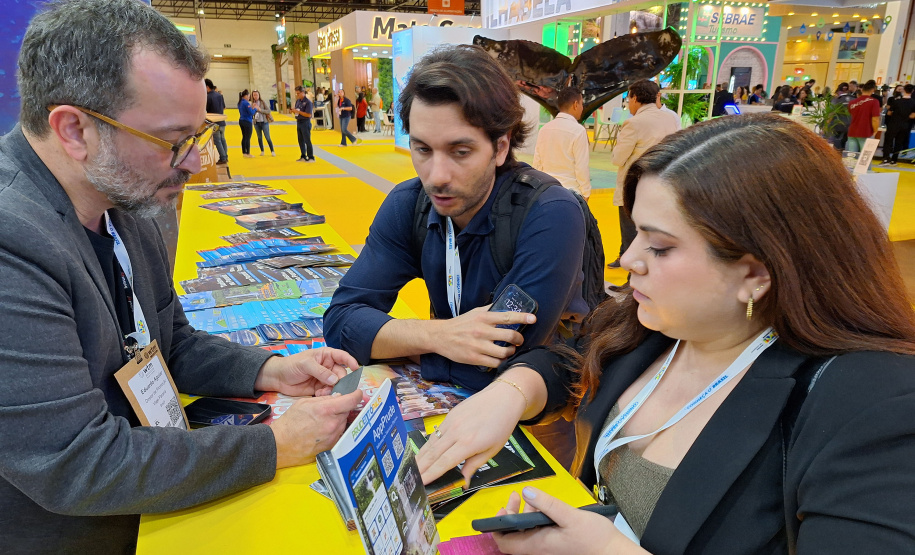 Com expositores e materiais em inglês, Paraná marca presença na
