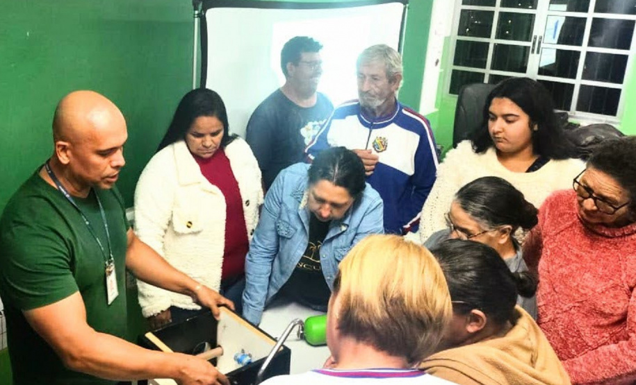 SANEPAR qualifica comunidade para fazer a ligação de esgoto e pequenos reparos hidráulicos