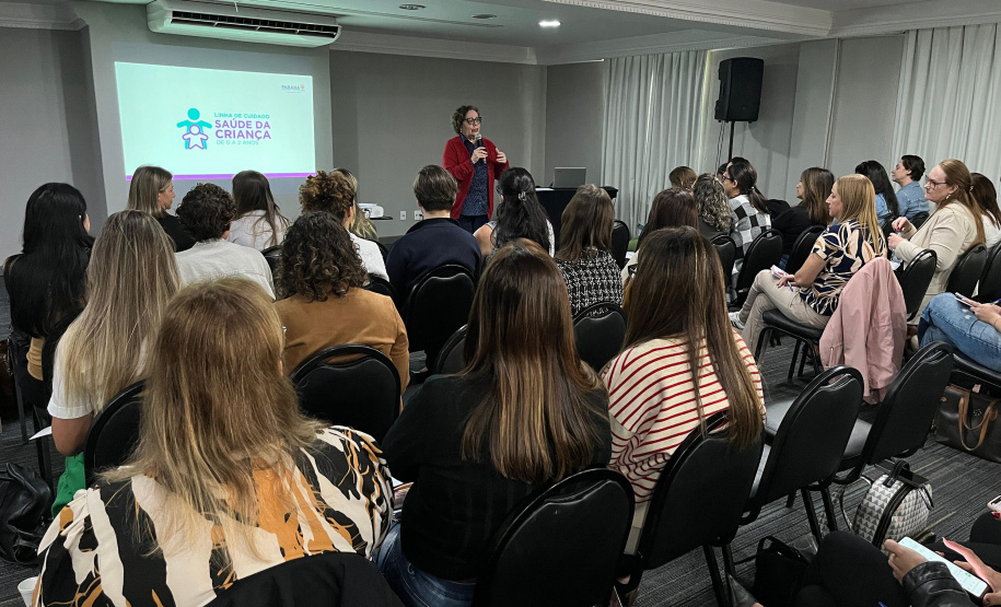 Sesa capacita profissionais para ampliar o cuidado com a infância no Paraná