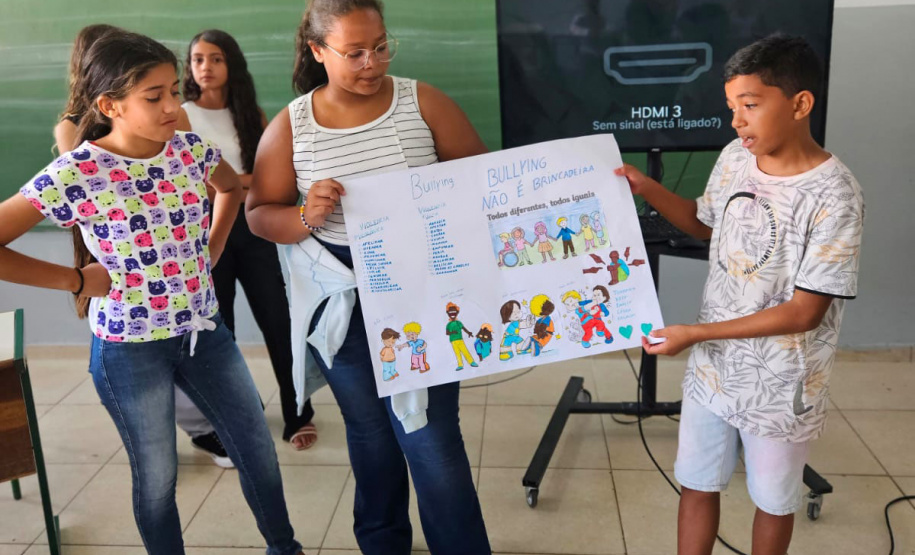 Combate ao bullying: estudantes de colégio estadual criam música e videoclipe para conscientizar colegas