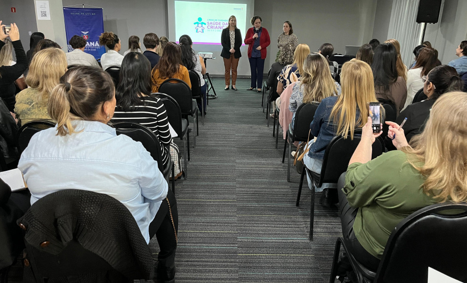 Sesa capacita profissionais para ampliar o cuidado com a infância no Paraná