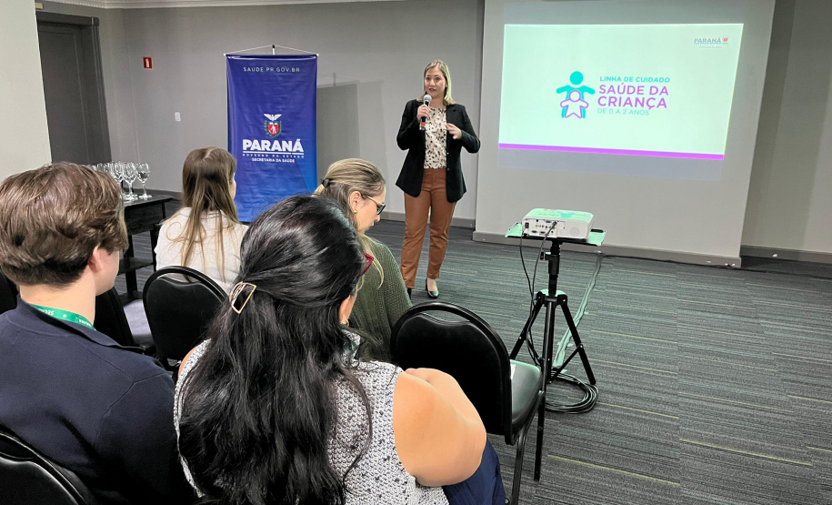Sesa capacita profissionais para ampliar o cuidado com a infância no Paraná