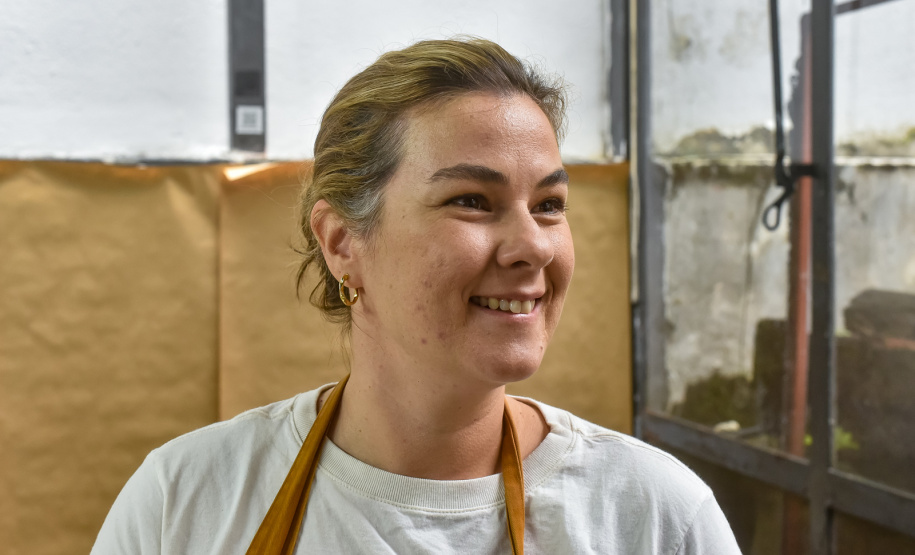 Academia Alfredo Andersen promove bate-papo com artistas Milena Celli e  Elizabeth Titton