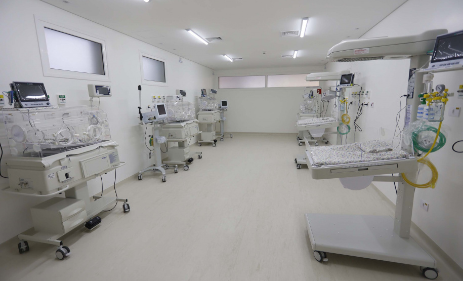 Darci Piana inaugura nova UTI neonatal da Santa Casa de Cornélio Procópio