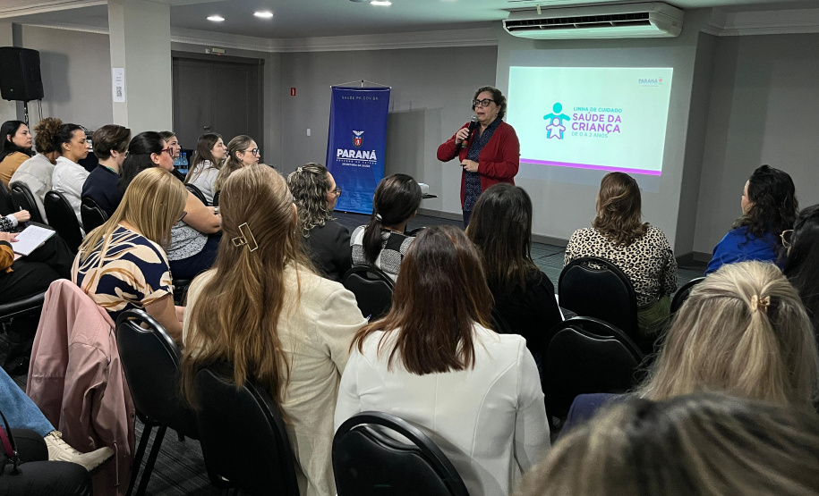 Sesa capacita profissionais para ampliar o cuidado com a infância no Paraná