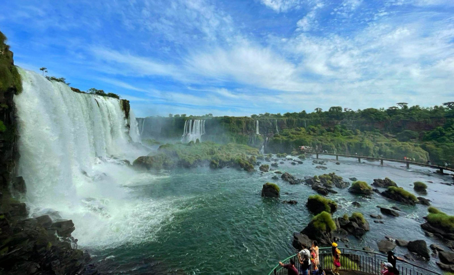 SETU No feriadão, Paraná registra grande movimento turístico e quase 100% de ocupação hoteleira