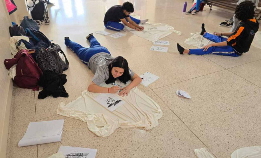 : Grupo de dança do Colégio Estadual do Paraná prepara turnê em homenagem a Poty Lazzarotto