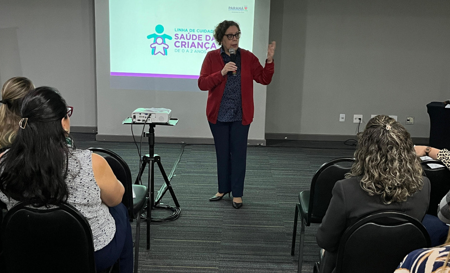 Sesa capacita profissionais para ampliar o cuidado com a infância no Paraná